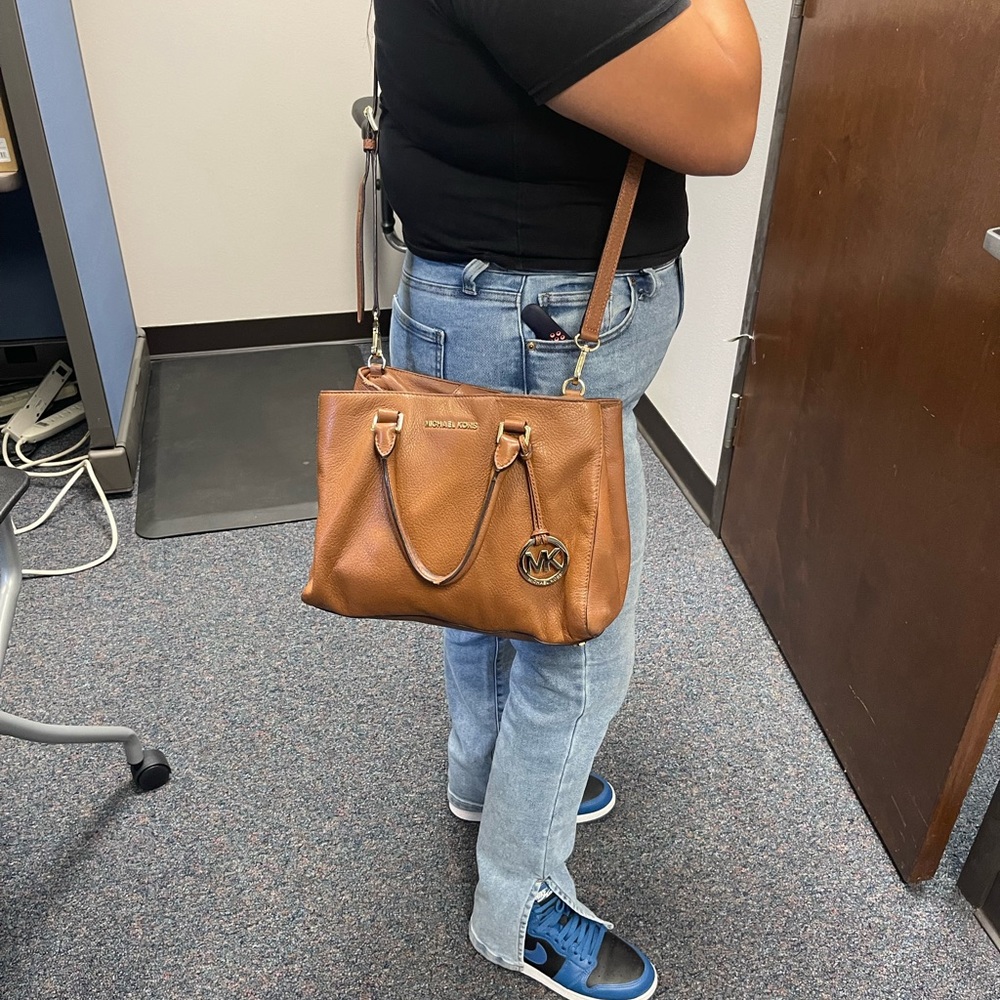 Michael Kors Two-Way Hand Tote and Shoulder Bag - Picture 11 of 12